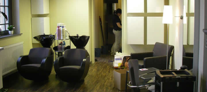 6/68BahnhofRadeberg/Bahnhof-Friseur 02.jpg